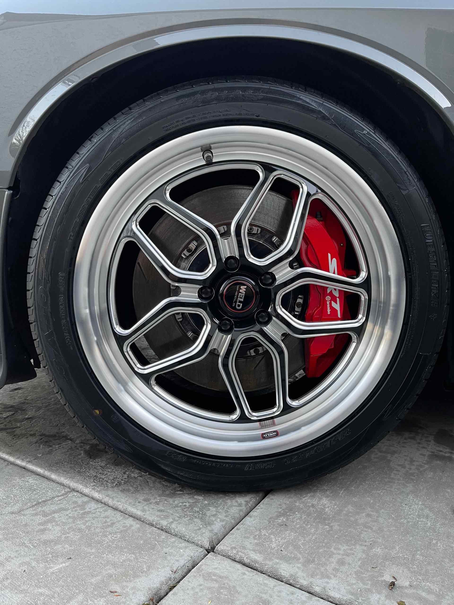 Dodge Charger wheel cleaning tire dressing mobile detailing Glendale CA